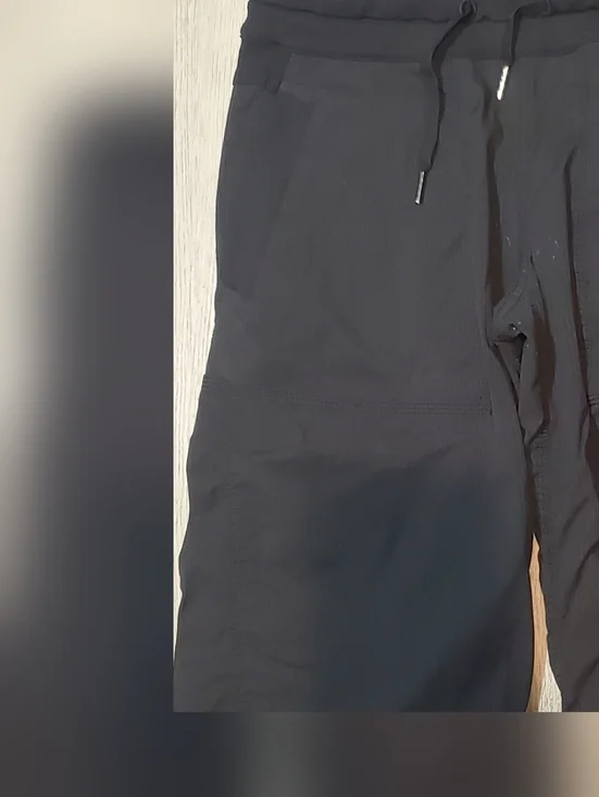 Lululemon Studio Crop Size 6 - Picture 6 of 11